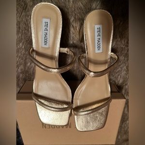 BN - Steve Madden - Gold Slide On Heels